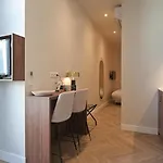 Novallure Downtown - Short 3*
