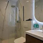 Novallure Downtown - Short