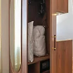 Novallure Downtown - Short 3* The Hague