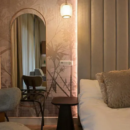 Novallure Downtown - Short Hotel *