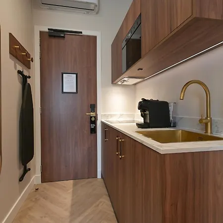 Novallure Downtown - Short The Hague