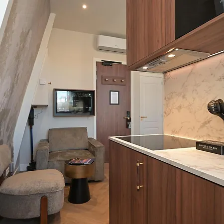 Novallure Downtown - Short Hotel *