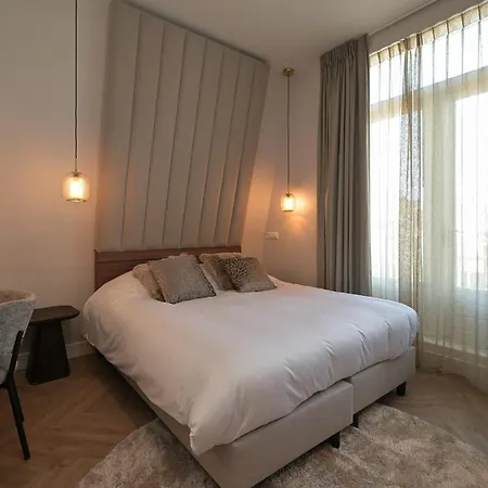Novallure Downtown - Short The Hague