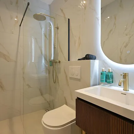 Novallure Downtown - Short Hotel *