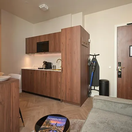 Novallure Downtown - Short *
