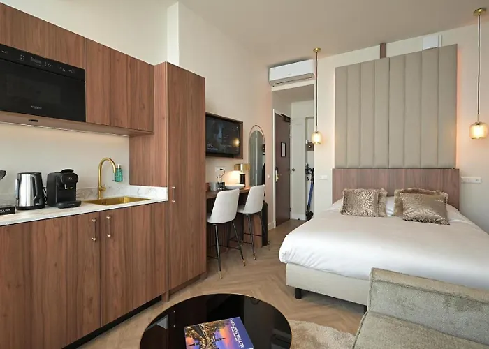 Novallure Downtown - Short Haag