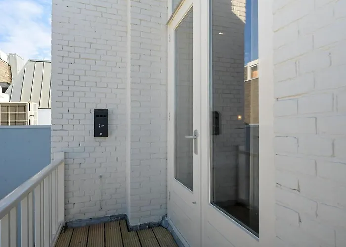 Novallure Downtown - Short 3* Haag