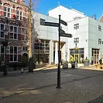 Novallure Downtown - Short 헤이그