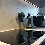 Novallure Downtown - Short Haag