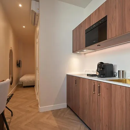 Novallure Downtown - Short 3*