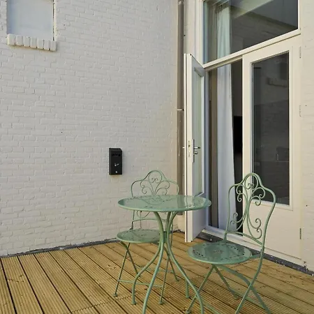 Novallure Downtown - Short 3* The Hague