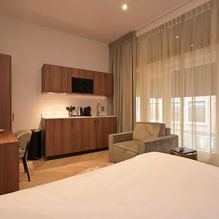Novallure Downtown - Short La Haye