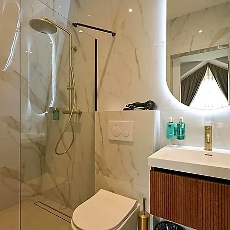 Novallure Downtown - Short 3*