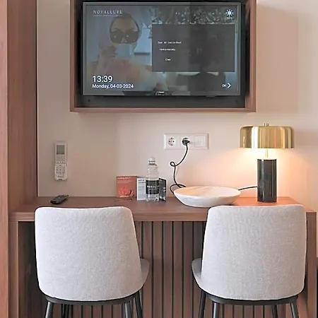 Novallure Downtown - Short 3* The Hague