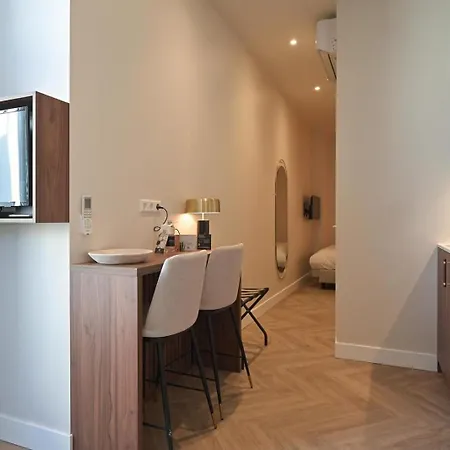 Novallure Downtown - Short 3*