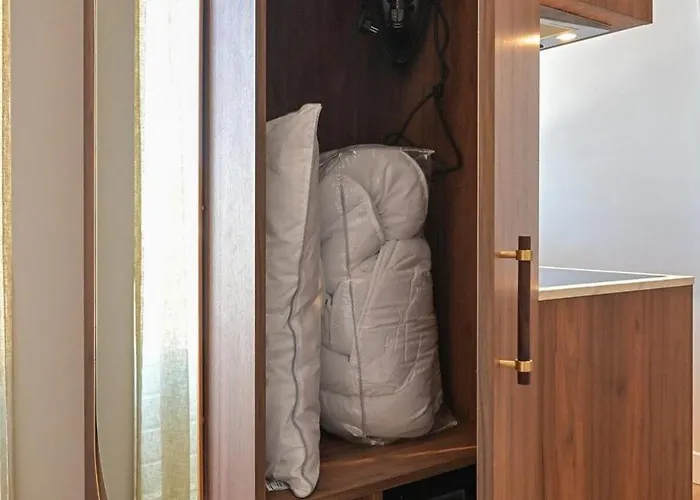 Novallure Downtown - Short 3* Haag